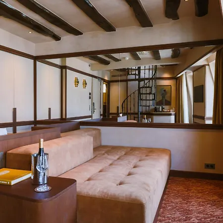 Confidentiel - Louvre Hotel París