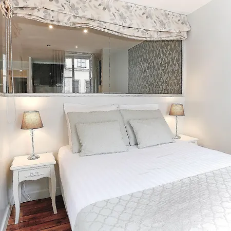 Du Louvre - St-honore Apartment