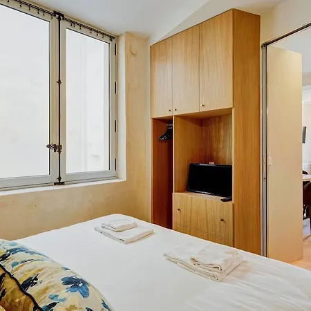 Confidentiel - Louvre Paris