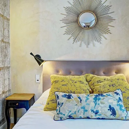 Du Louvre Otel *