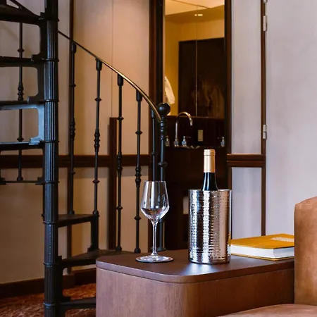 Confidentiel - Louvre Hotel 4*