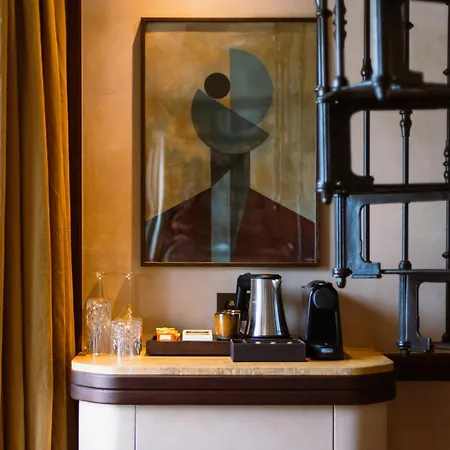 Confidentiel - Louvre パリ