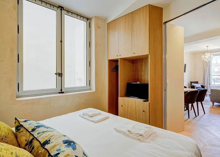 Confidentiel - Louvre Paris