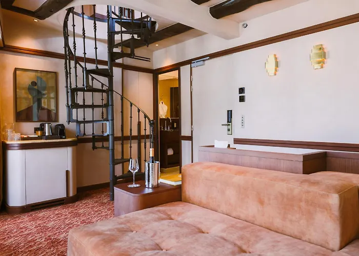 Confidentiel - Louvre Hotel Paris