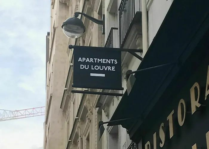 Confidentiel - Louvre باريس