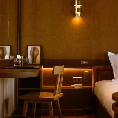 Confidentiel - Louvre 酒店 4*